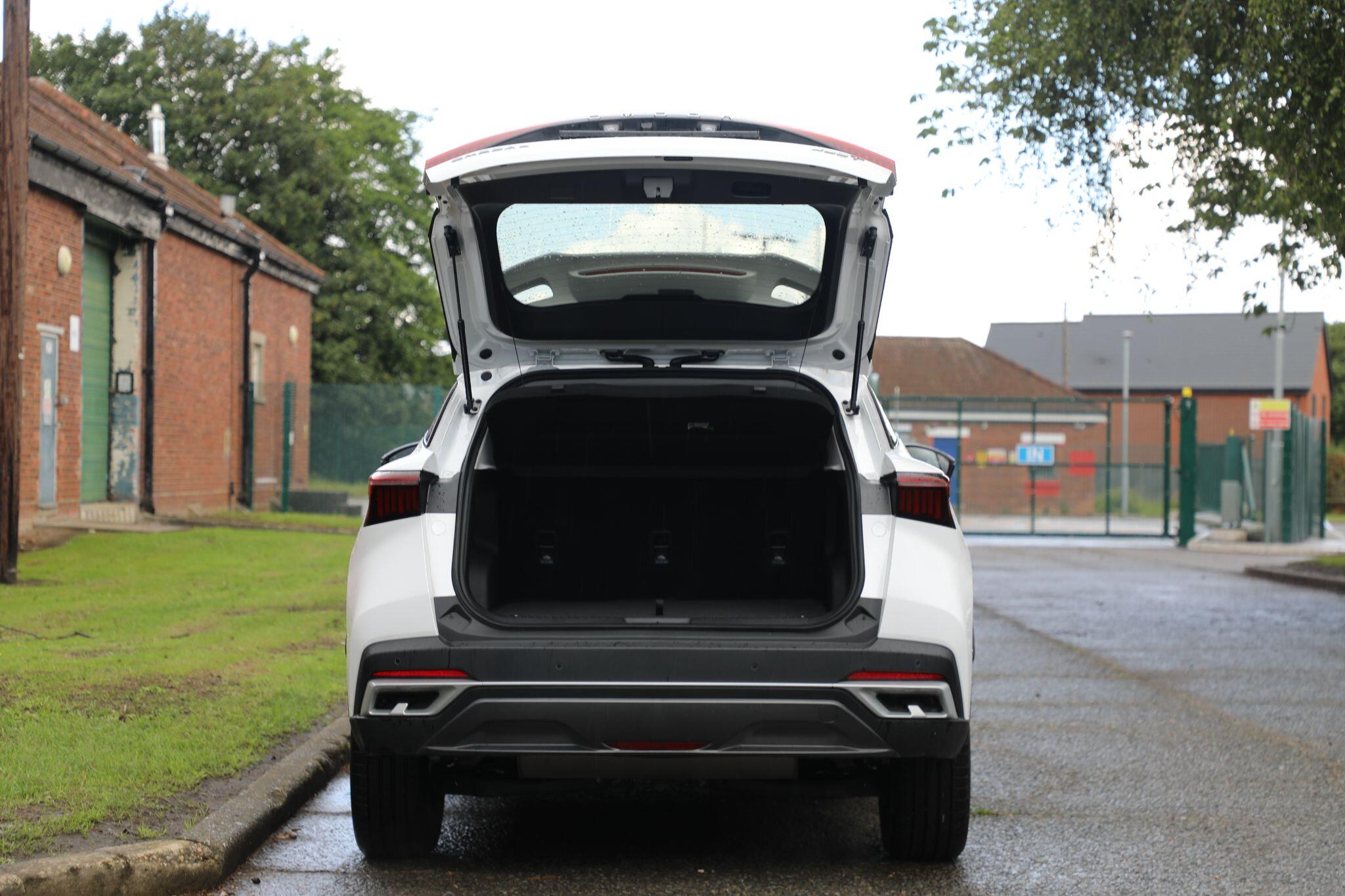 Large vehicle image